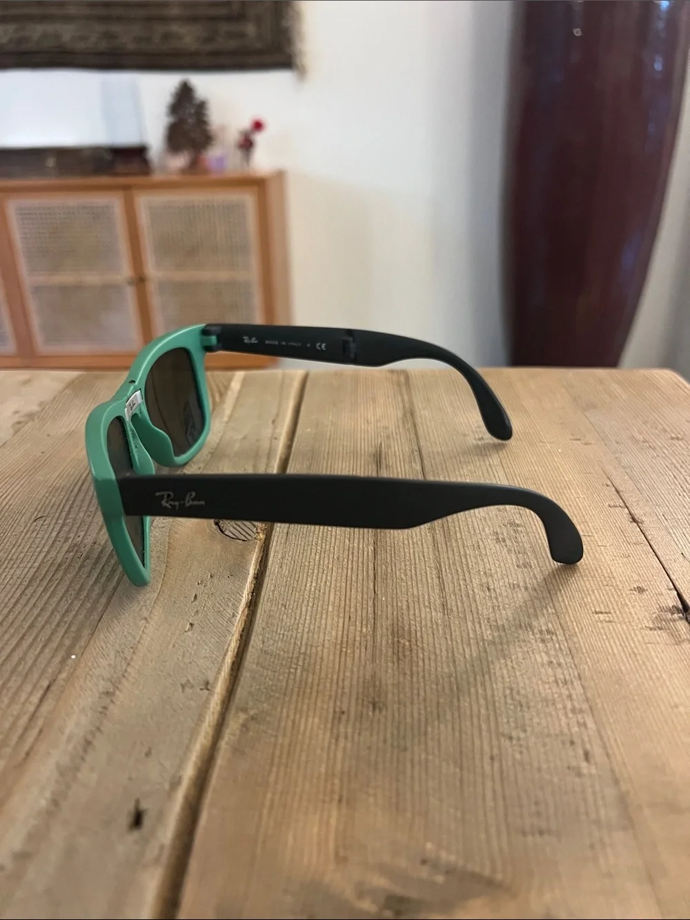 Ray-Ban Green FoldingFrame Sunglasses with Green Mirror Lenses and Black Temples